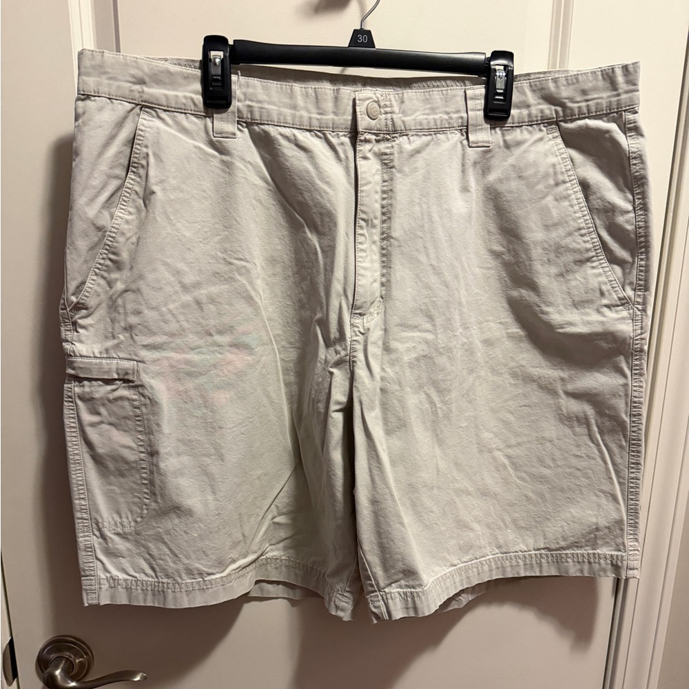 Men's Classic Columbia Sportswear Cargo Shorts -Khaki